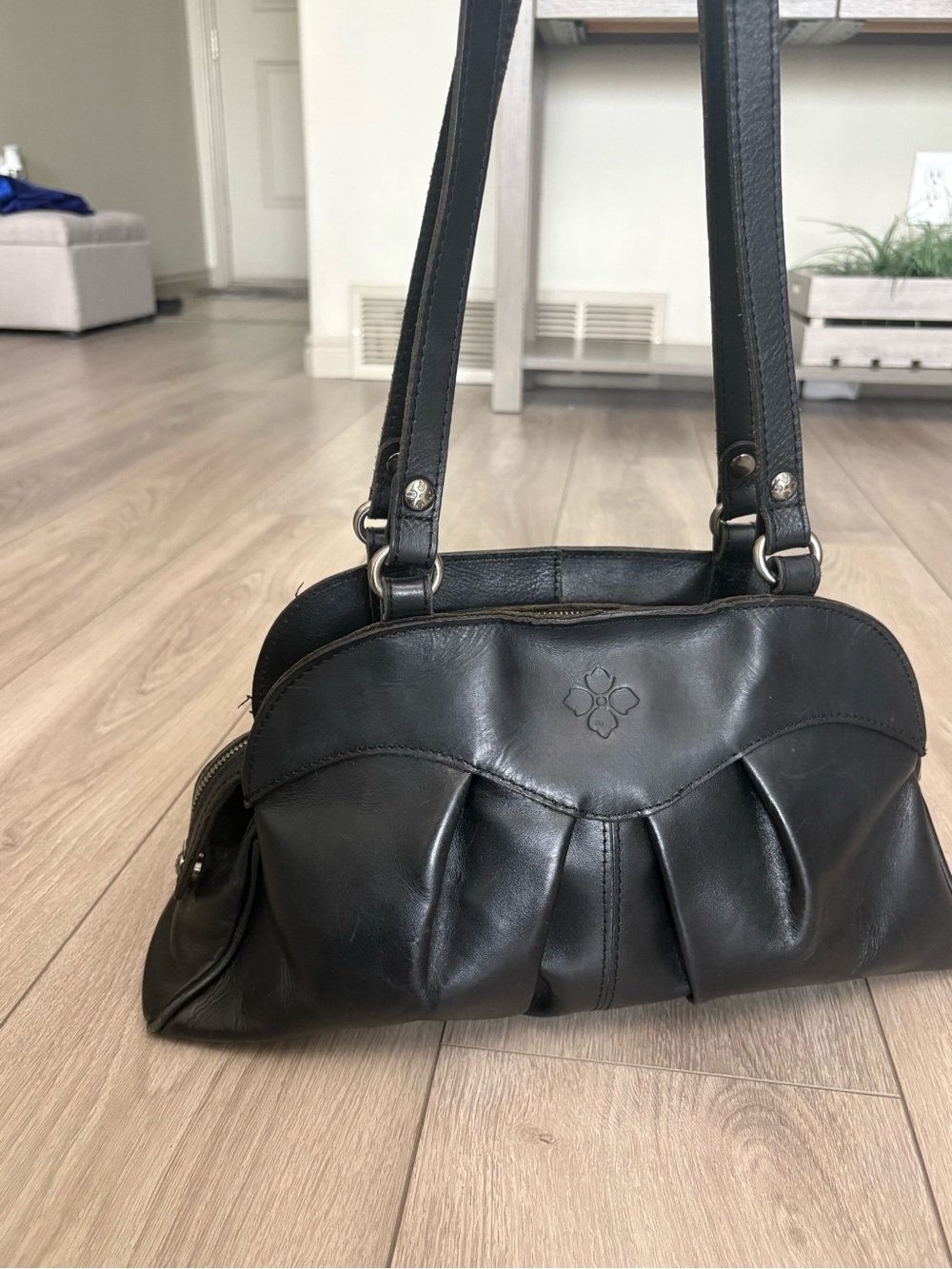 Patricia Nash Macellara Oval Satchel Shoulderbag Purse Black Leather  16x8x4